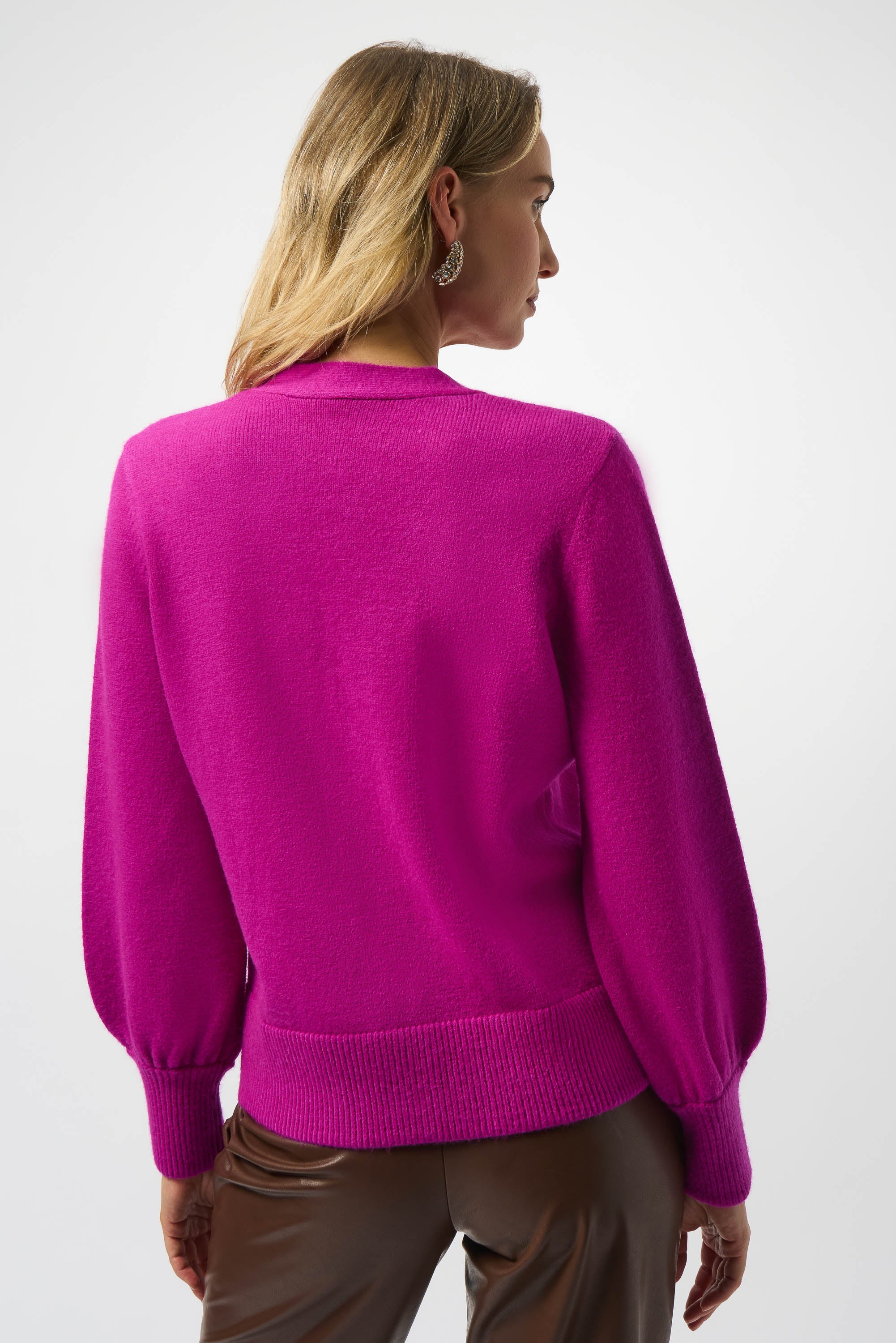 KADOU BOUTIQUE Rhinestone Button Sweater - 253906 — lifestyle context