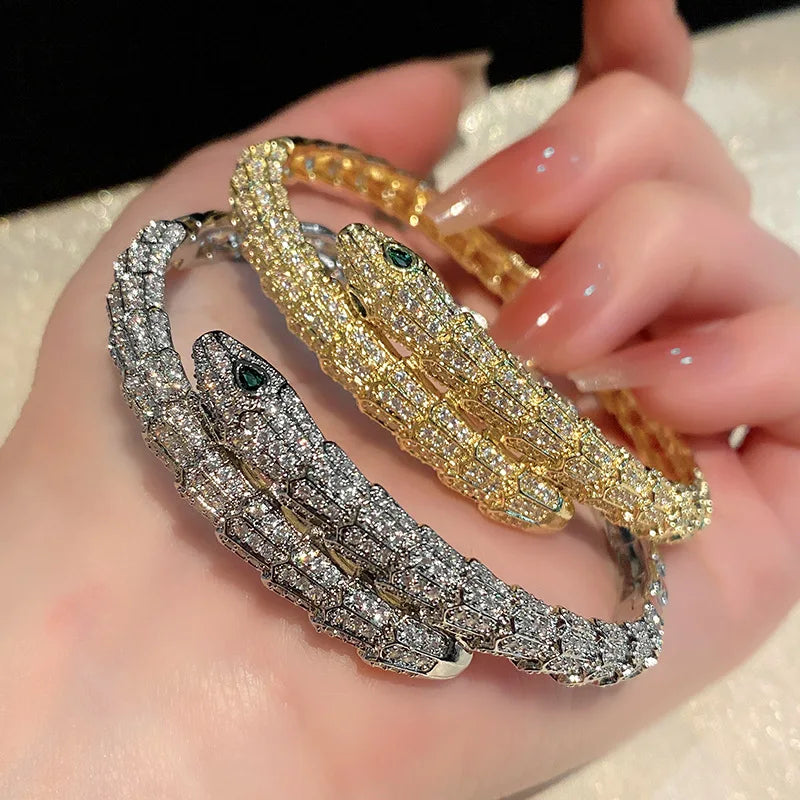 MyClosetAid Snake Bracelet (unisex) — detail close-up
