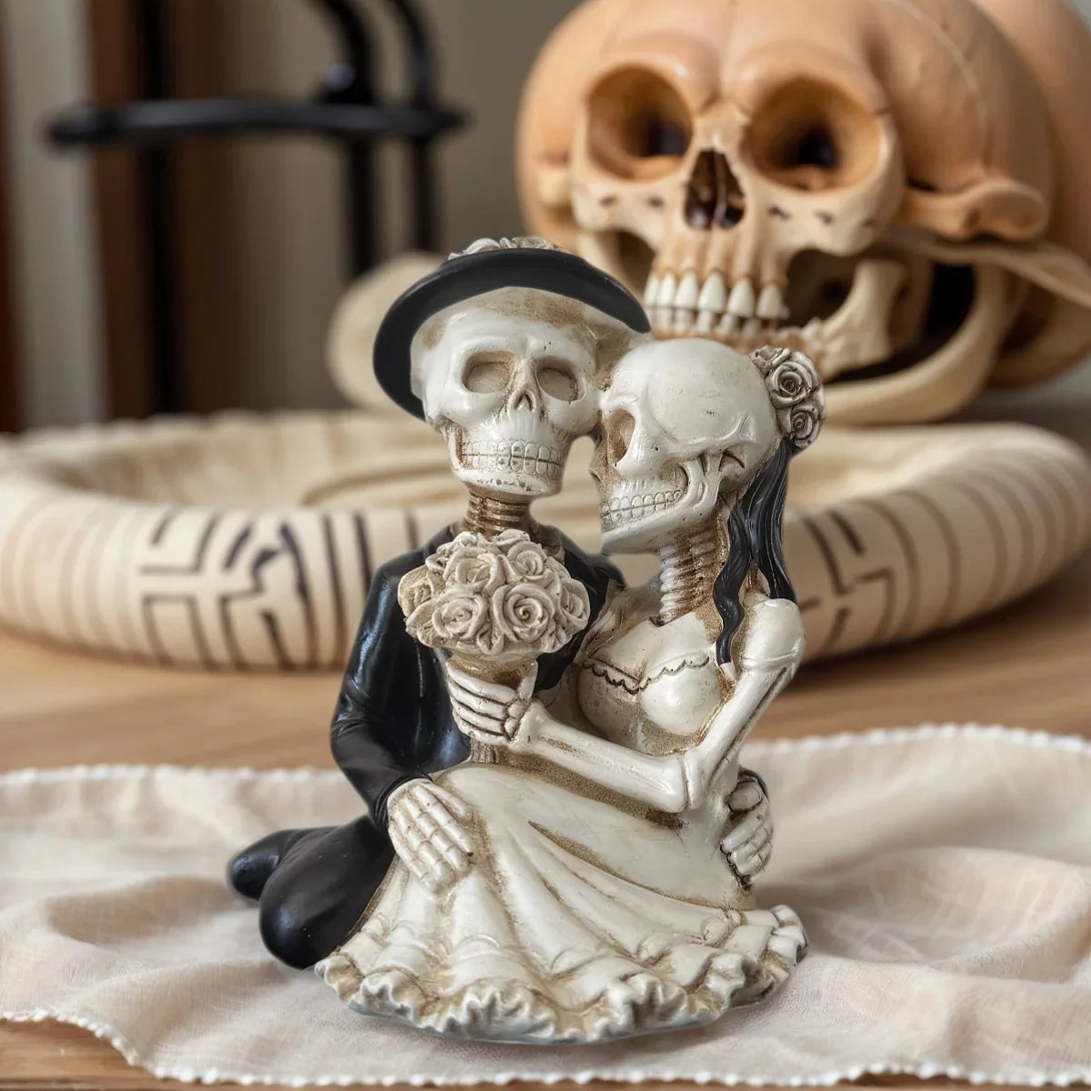 Perfecsy 1 Piece Skull Couple Decoration - Gothic Romantic Resin Art Decoration, Halloween Decoration, Unique Home and Escape