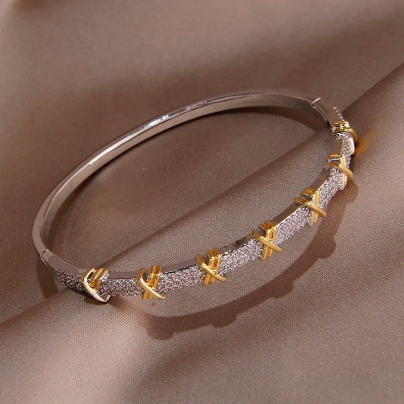 Envy NYC Envy NYC Luxury Charm Bracelet — detail shot 6