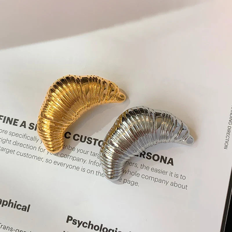 Envy NYC Envy NYC Croissant Brooch Plated Metal — construction detail