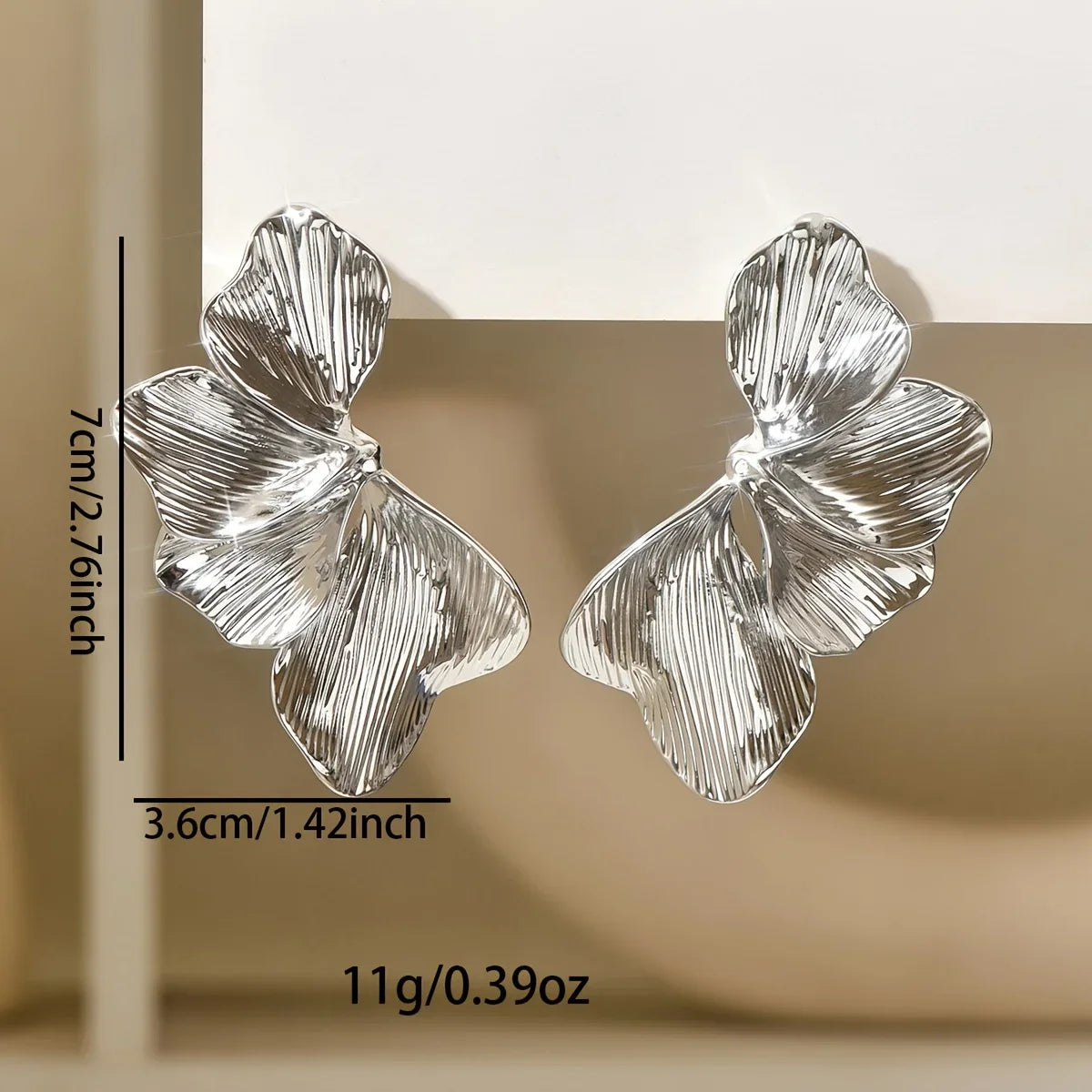 SORI STYLE Elegant Leaf Stud Earrings for Everyday Grace — detail close-up