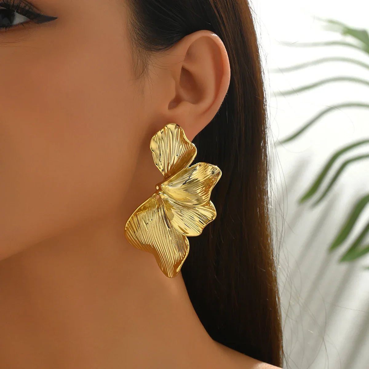 SORI STYLE Elegant Leaf Stud Earrings for Everyday Grace — back view