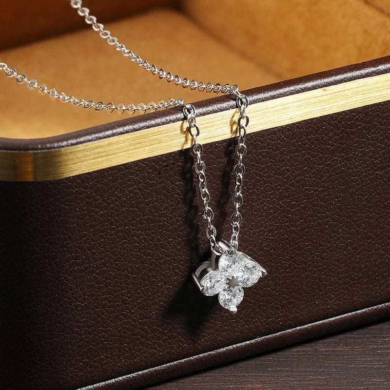 SORI STYLE VVS1 D Flower Moissanite Pendant Necklace for Women — detail close-up