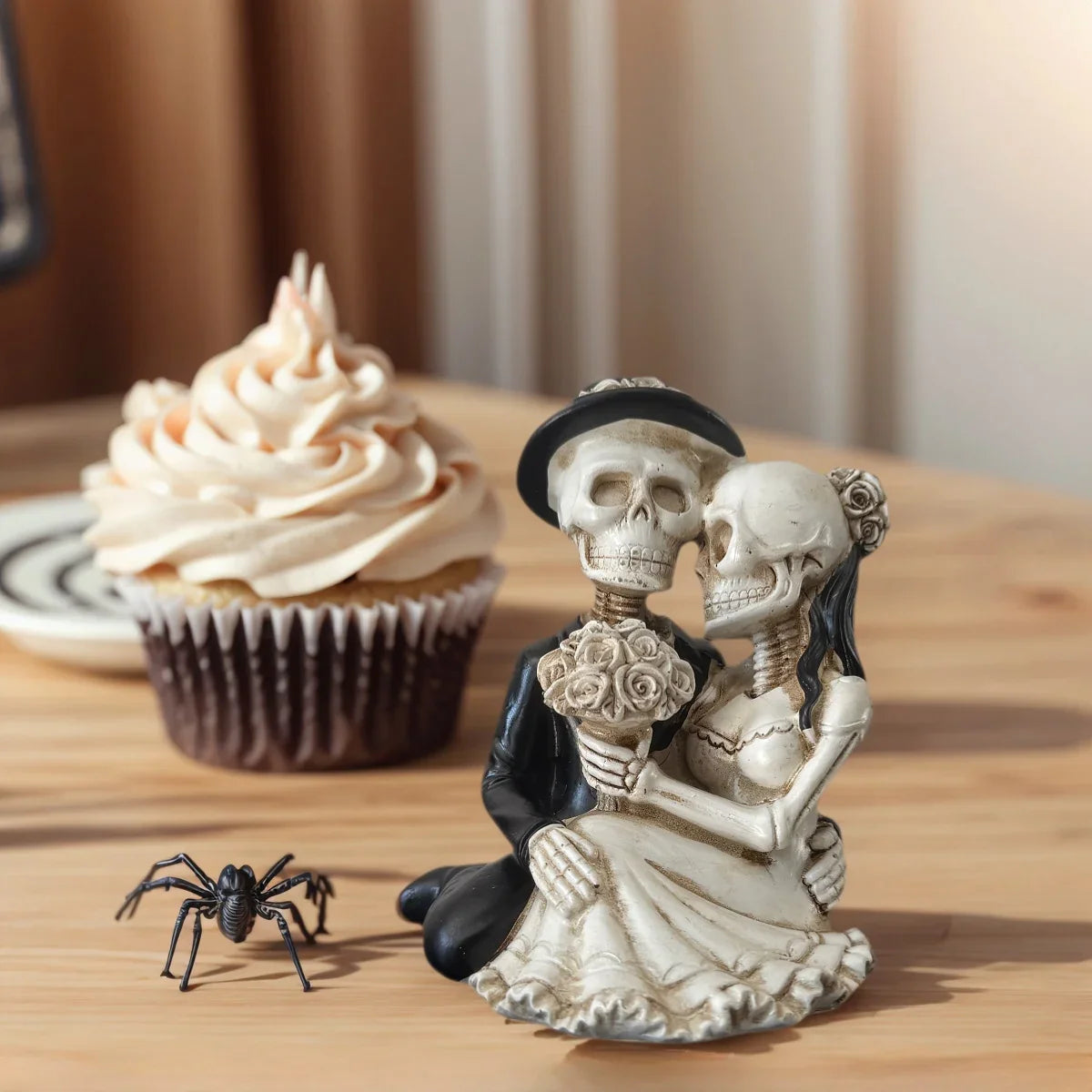 Perfecsy 1 Piece Skull Couple Decoration - Gothic Romantic Resin Art Decoration, Halloween Decoration, Unique Home and Escape