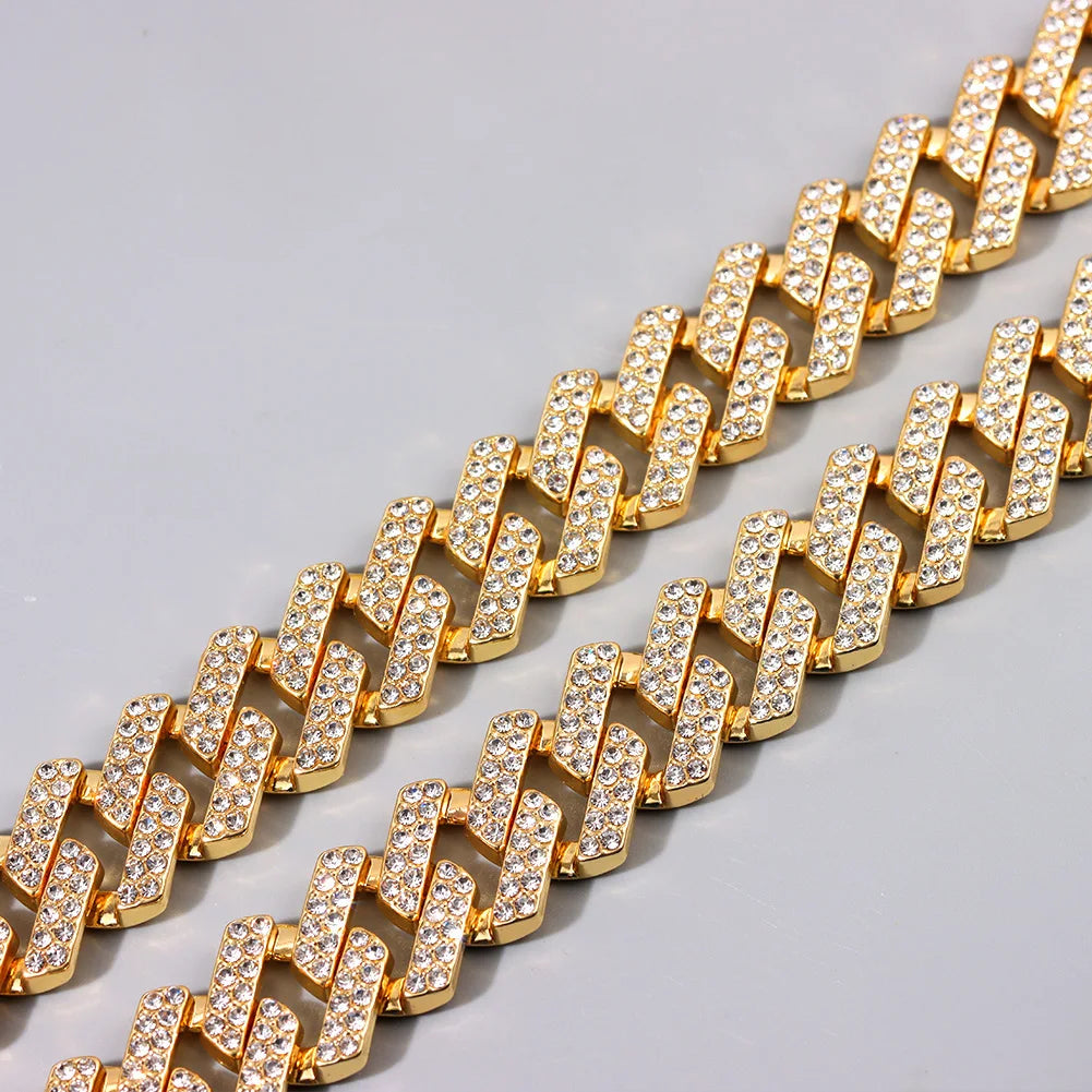 SORI STYLE 14MM Cuban Link Chain Bracelet — detail close-up