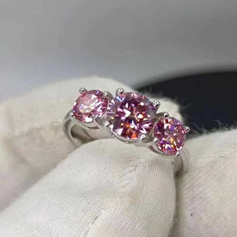 MyClosetAid 2CT Moissanite Ring VVS1 Lab Diamond Solitaire Ring — detail close-up
