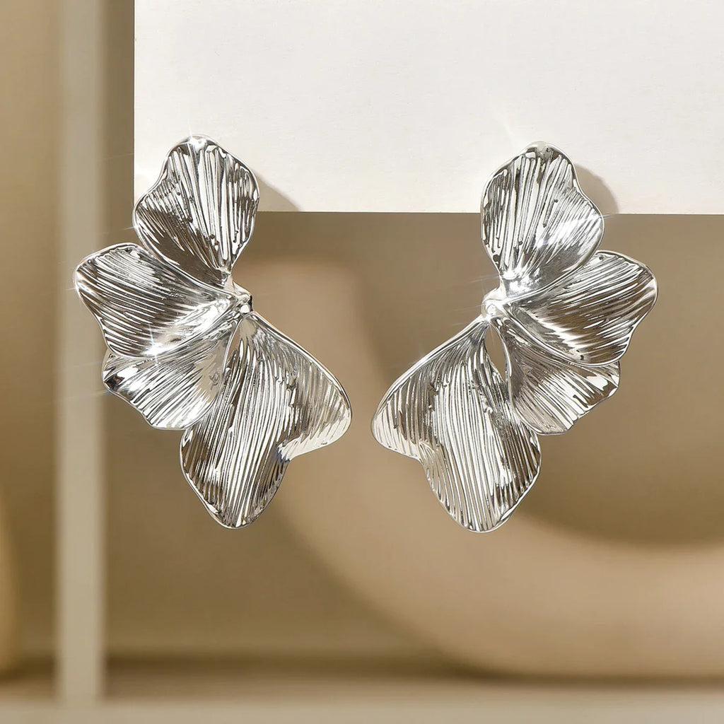 SORI STYLE Elegant Leaf Stud Earrings for Everyday Grace — alternative angle