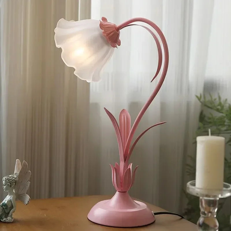Perfecsy French Romantic Flower Desk Lamp Retro Atmosphere Sense Bedside Table Lights Cream Style Pastoral Country for Home B