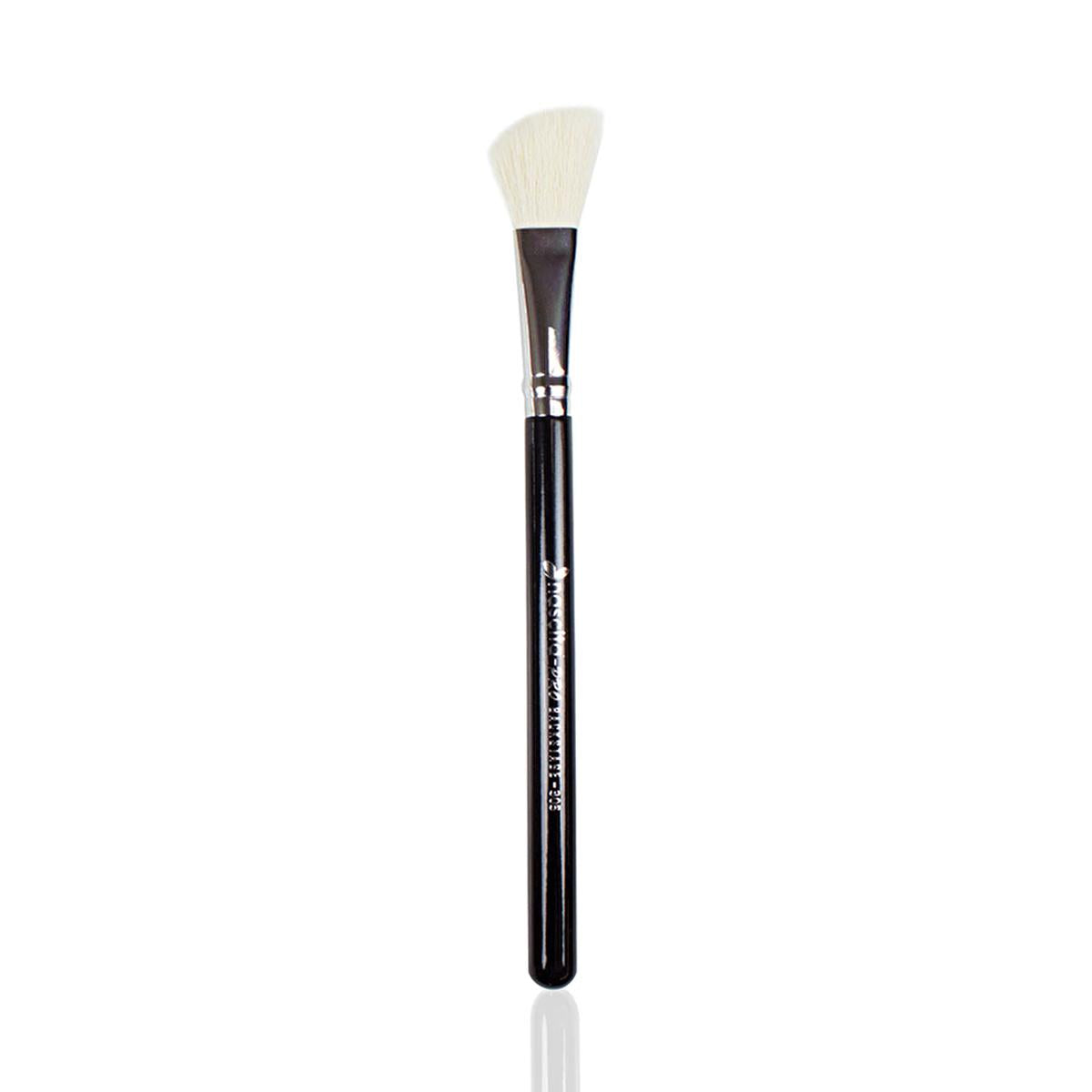 Nascita Angled Makeup Brush for Highlighter, Bronzer & Powder Application