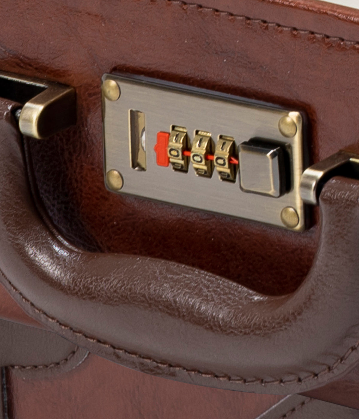 The Voyager Train Case