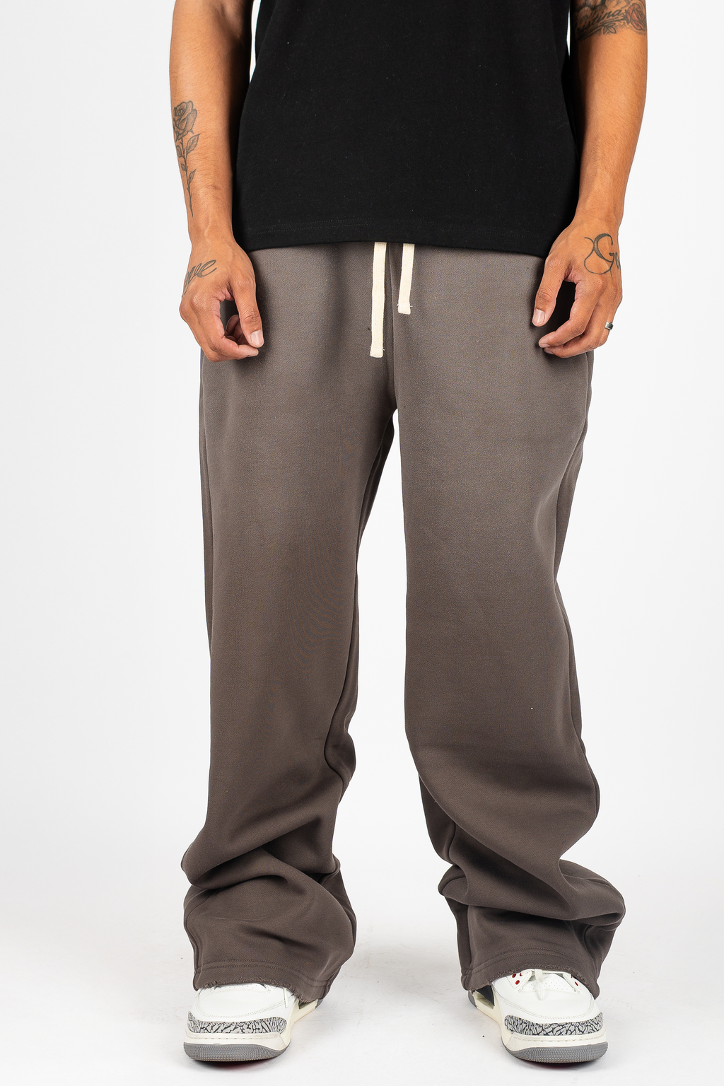 Superline Weathered Sweatpants — detail shot 8