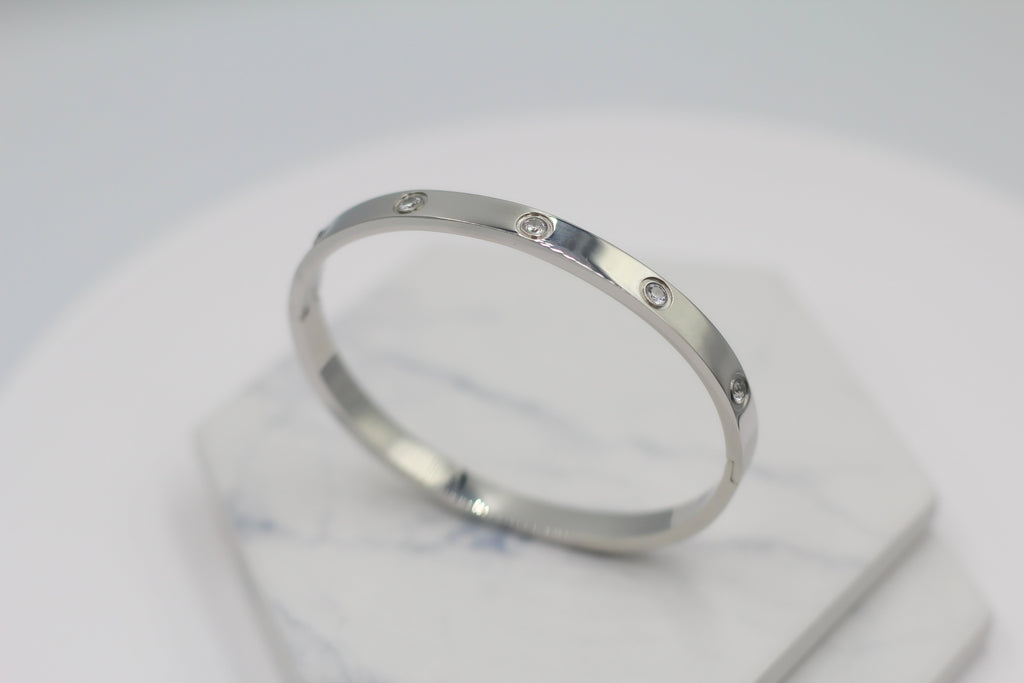 KADOU BOUTIQUE Sparkle Hinged Bangle — size reference