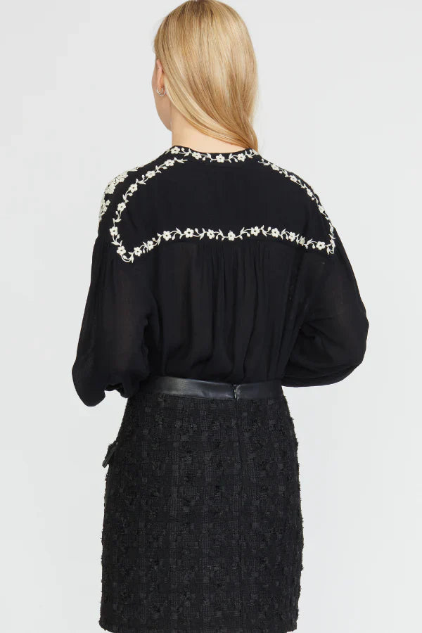 KADOU BOUTIQUE Embroidered Edge Stand Collar Blouse — side view