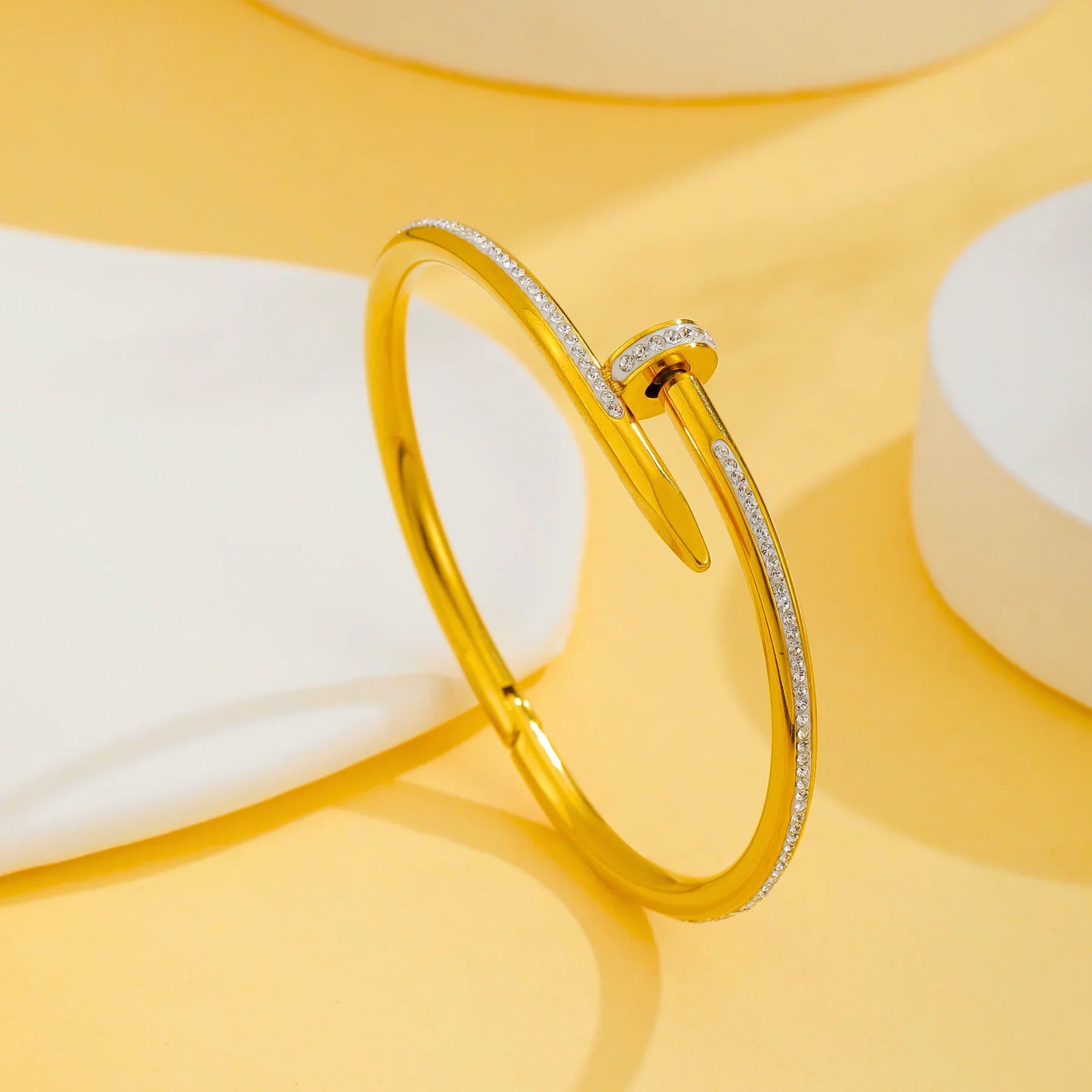 SORI STYLE Nail Diamond Bracelet - Sori Style — detail close-up
