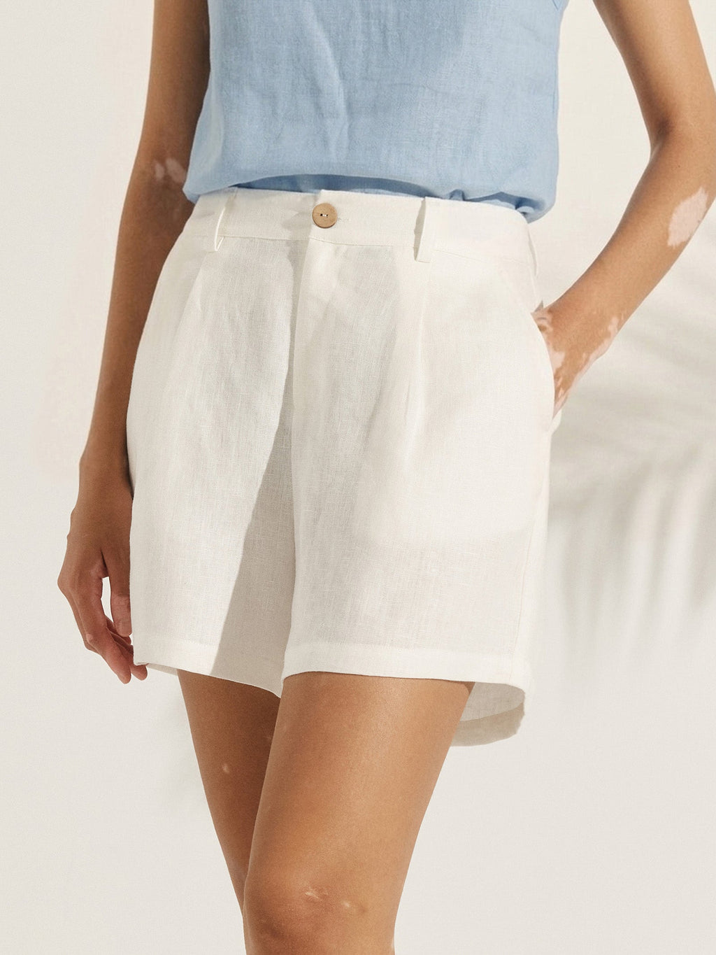 LINTICO 100% Linen Pleated Linen Shorts ELLEN — main product shot