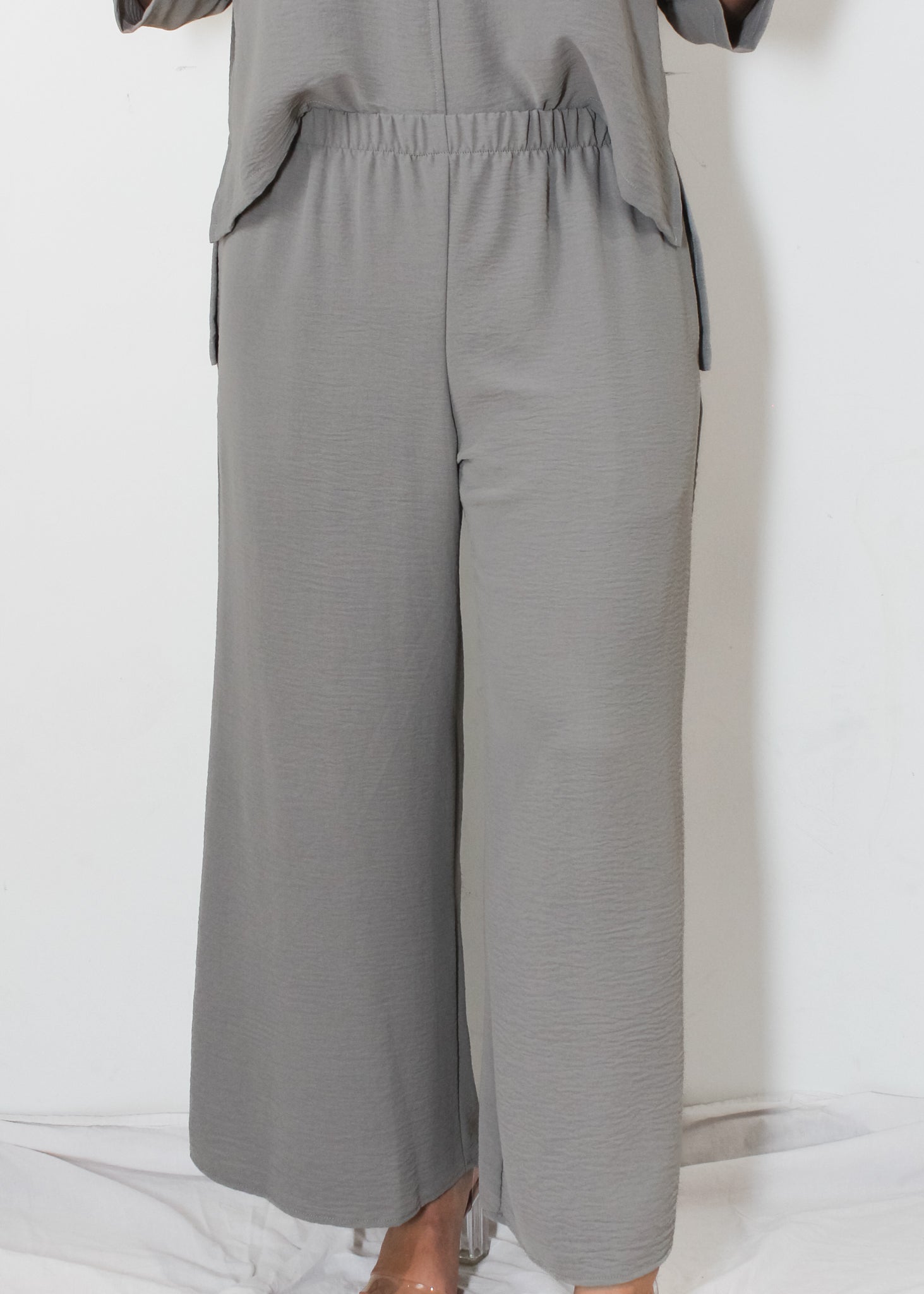 KADOU BOUTIQUE Airflow Pull-on Wide Leg Pants — in-use photo