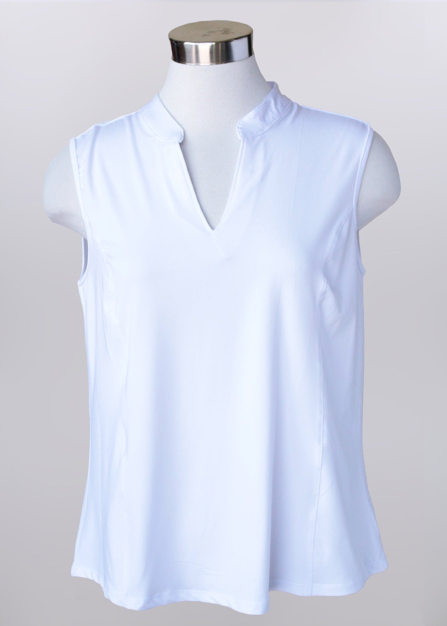 KADOU BOUTIQUE Active V-Neck Top — detail close-up