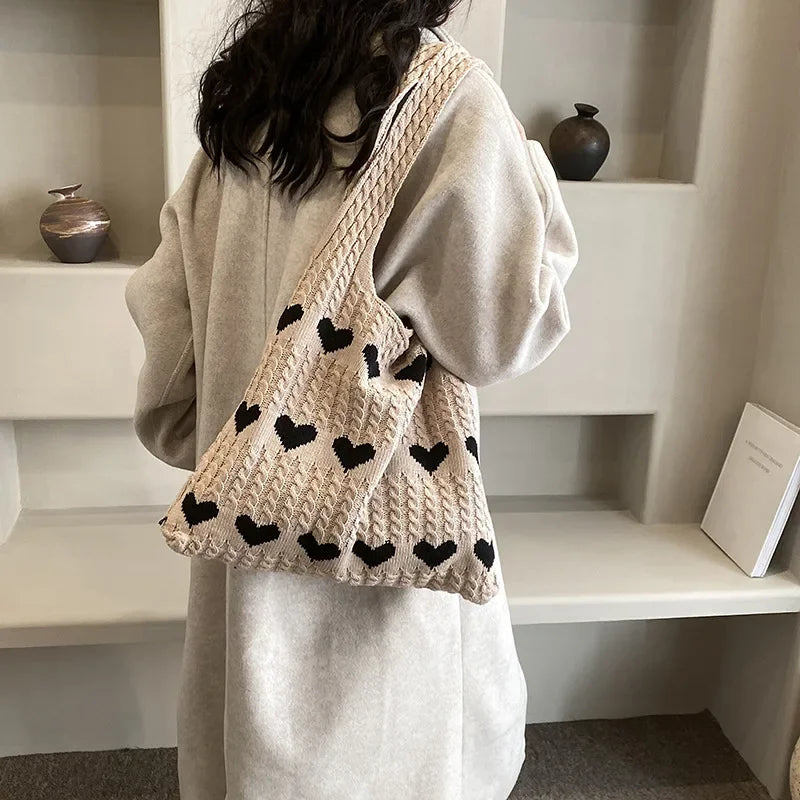 Perfecsy 1pc Knitted Bag, Heart-shaped Tote Bag, Women's Diagonal Shoulder Bag, Fashionable and Personalized Woven Bag — deta