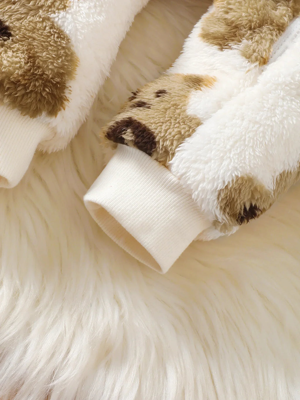 SORI STYLE Winter Baby Girl Plush Jumpsuit with Bear Print — alternative angle