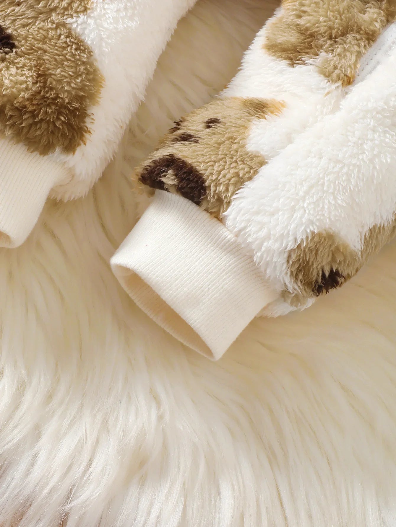 SORI STYLE Winter Baby Girl Plush Jumpsuit with Bear Print — alternative angle