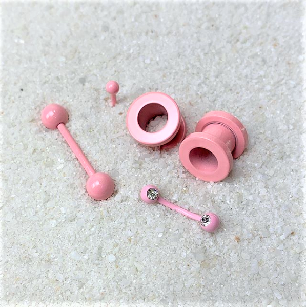 BodyCandy Sweet Pastel Pink Screw Fit Tunnel Plug Set 16G to 19mm — detail and construction