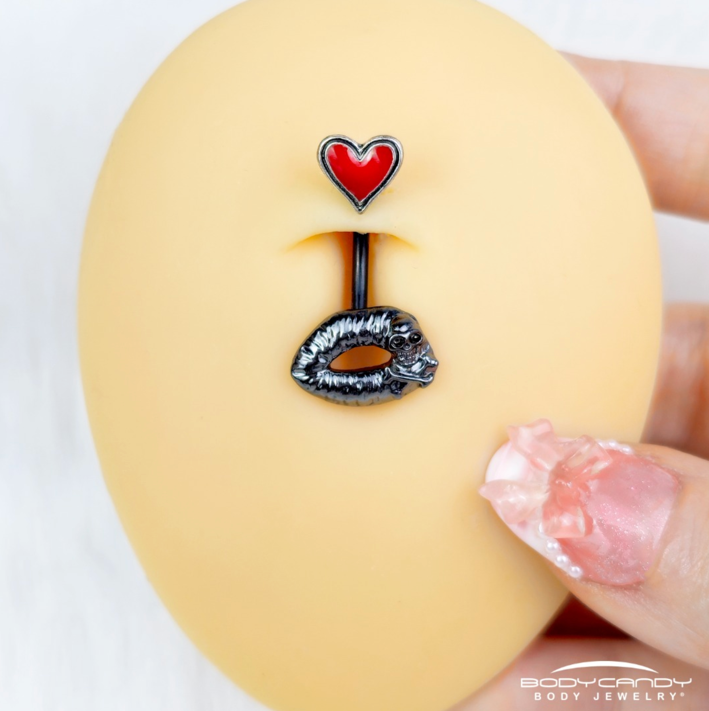 BodyCandy Red Heart Kiss of Death Double Mount Belly Ring — detail and construction