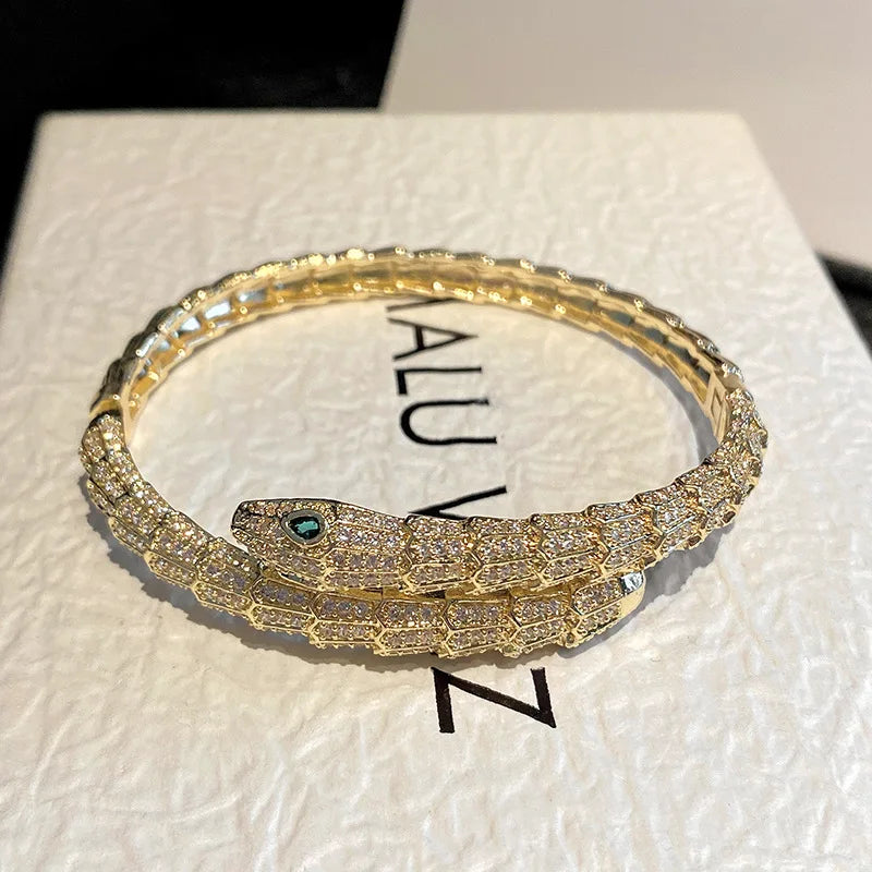 MyClosetAid Snake Bracelet (unisex) — size reference