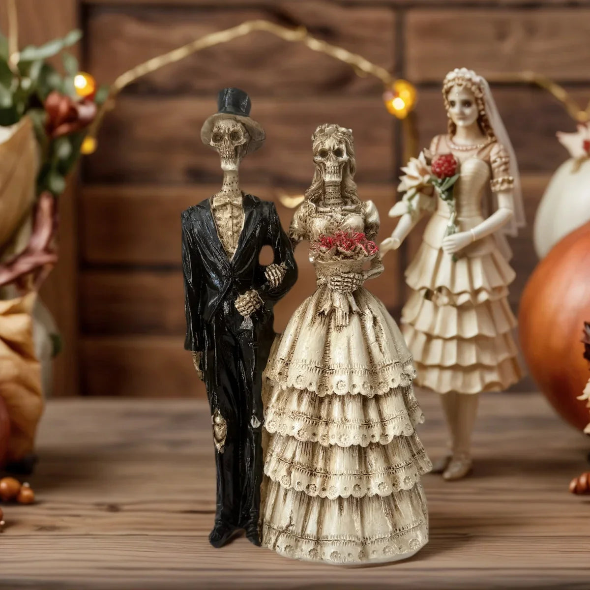 Perfecsy 1 Halloween Couple Skeleton Statue Ornament, Vintage Wedding Dress Style, Home Desktop Party Decoration, Spooky and 
