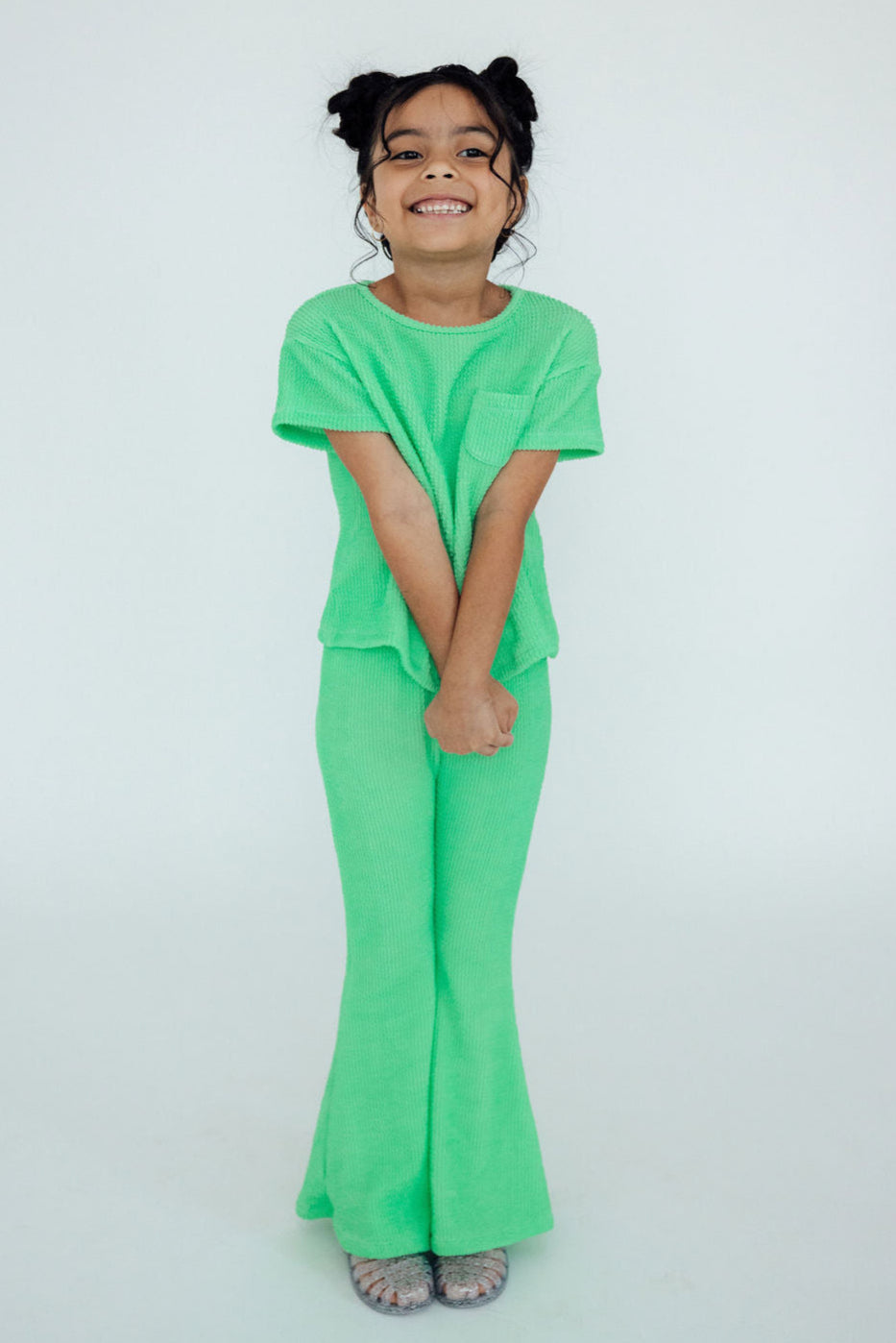 Mila & Rose ® Seafoam Green Scrunchy Pocket Tee — detail close-up