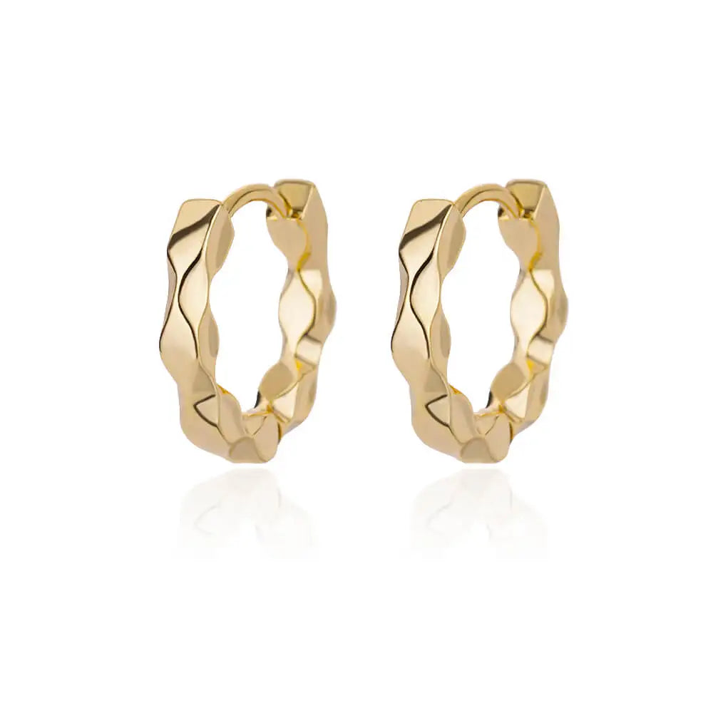 SORI STYLE Minimalist Star Hoop Earrings for Everyday Elegance — detail close-up