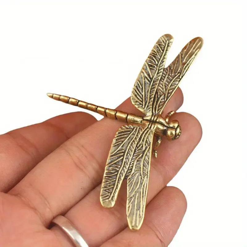 Perfecsy Vintage Brass Dragonfly Figurine - Antique-Style Home & Office Desk Decor, Creative Tea Pet Collectible — alternativ
