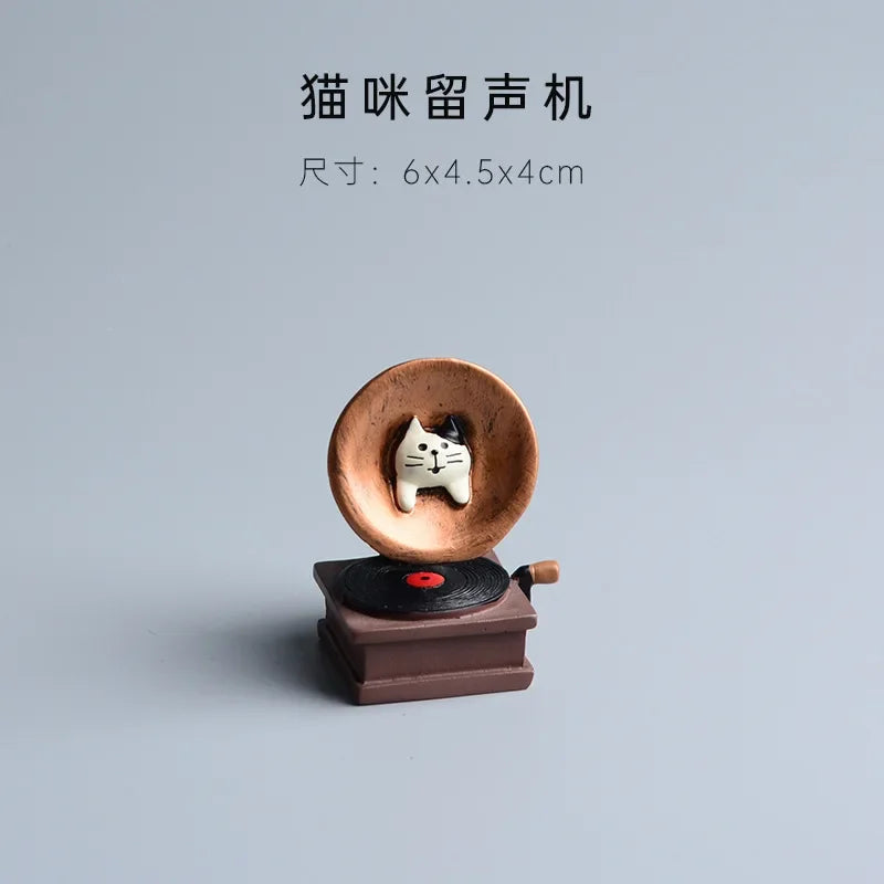 Perfecsy ZAKKA Miniatures Study Bookcase Home Decor Cute Cartoon Cat Retro Desk Gramophone Ornament Crafts Dollhouse Accessor