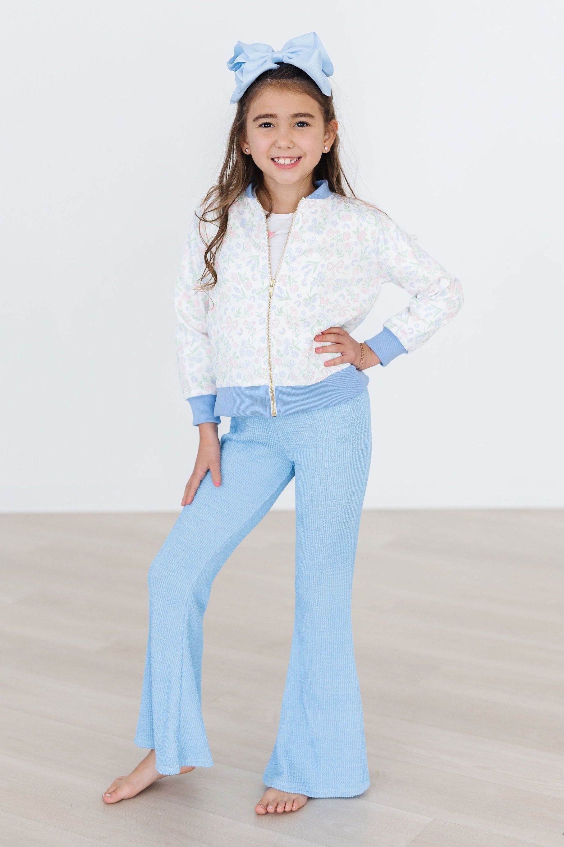 Mila & Rose ® Sky Blue Scrunchy Bells — detail close-up
