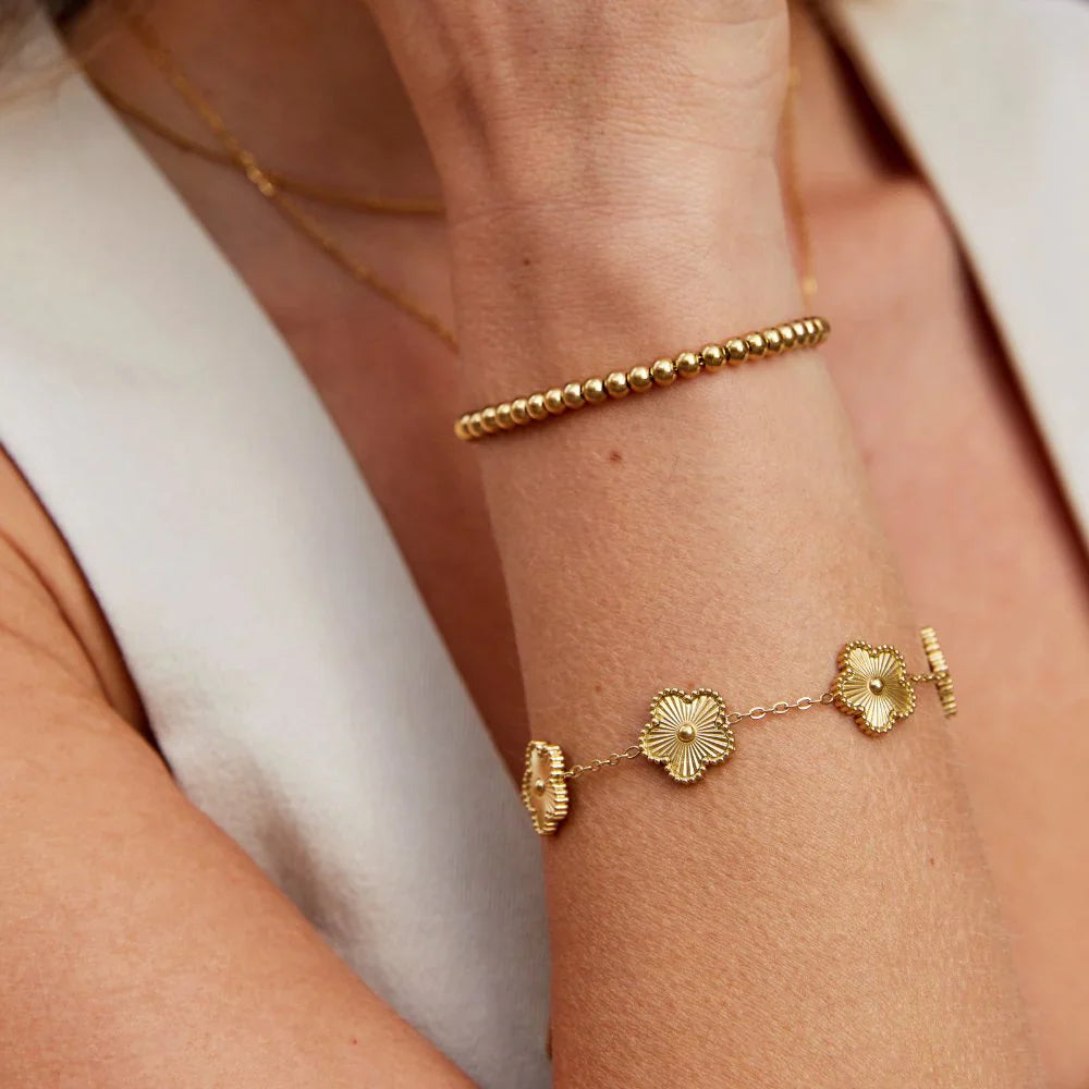 SORI STYLE Golden Clover Flower Bracelet. — side view