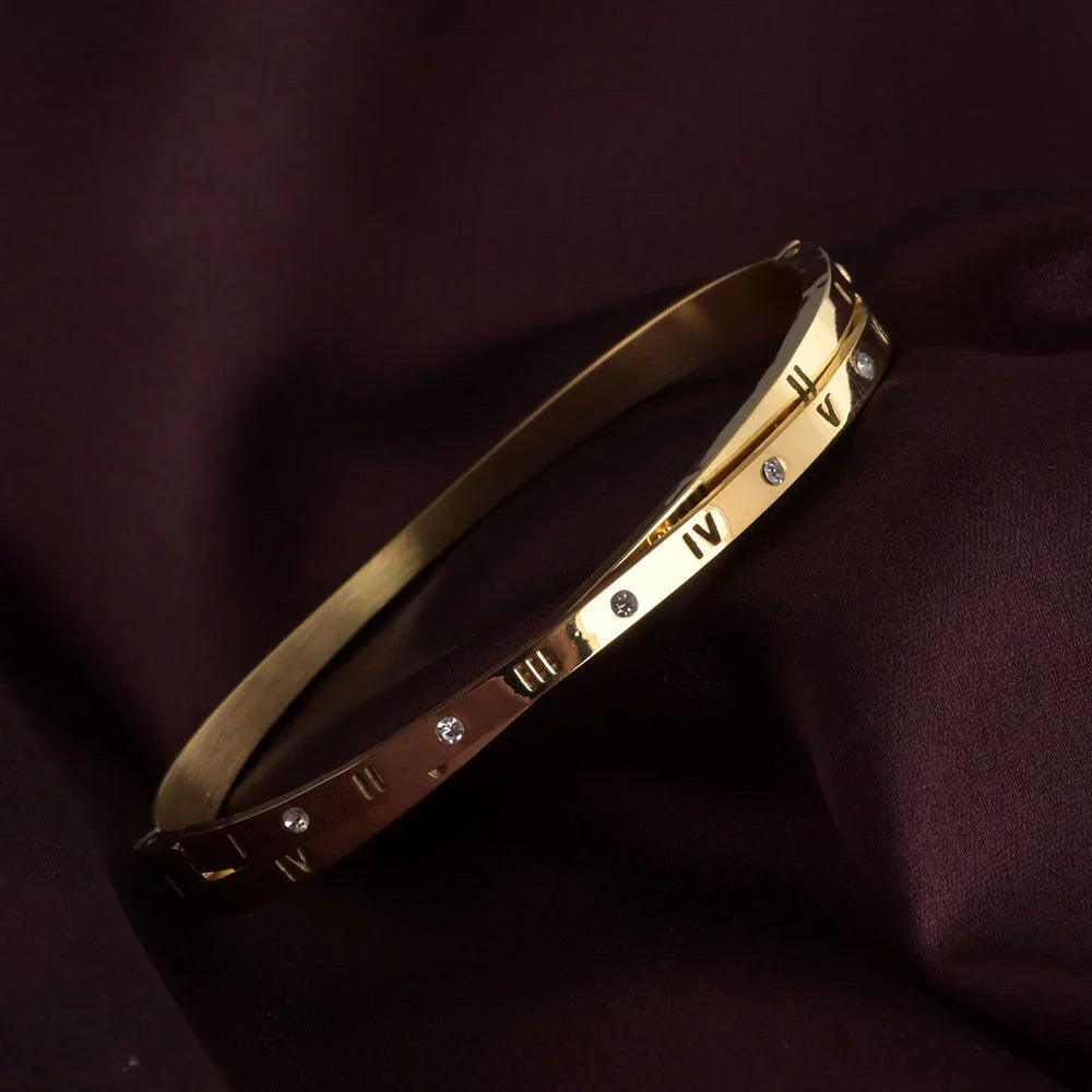 SORI STYLE Roman Numeral Bracelet - Sori Style — side view