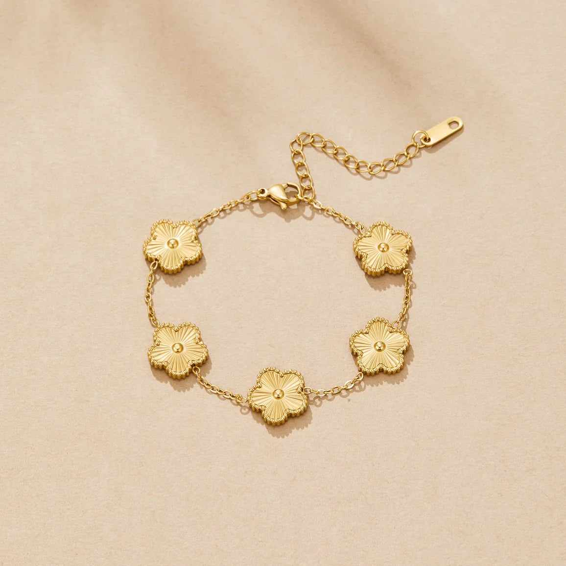 SORI STYLE Golden Clover Flower Bracelet. — back view