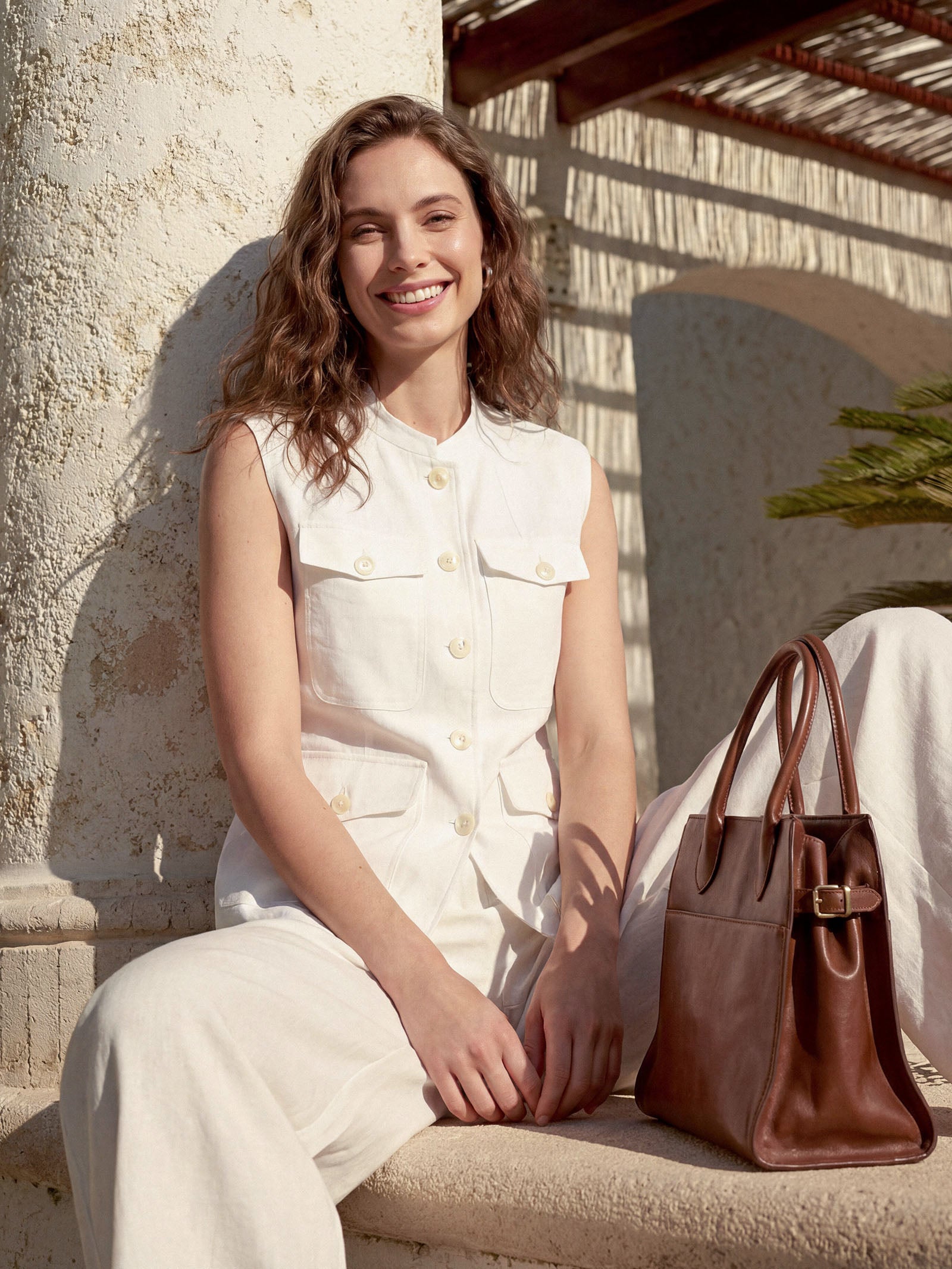 LINTICO 100% Linen Four-Pocket Tailored Sleeveless Vest COSIMA — construction detail