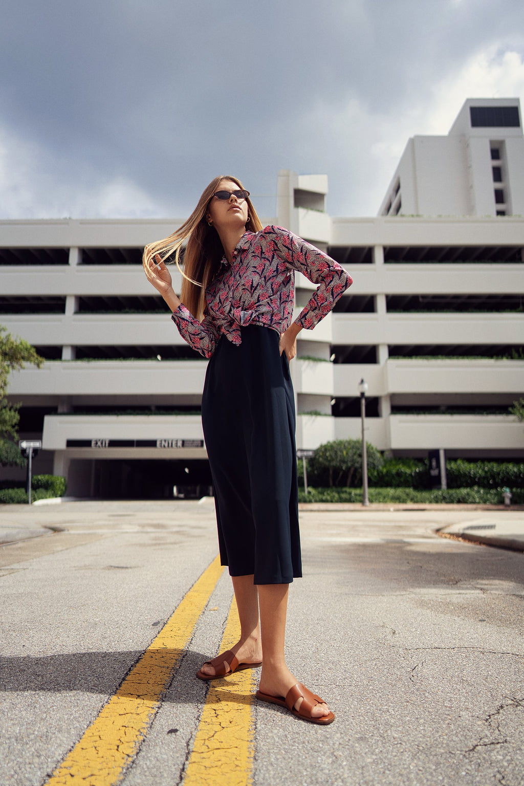 profile-nyc FLORAL SILKY BLOUSE — detail close-up