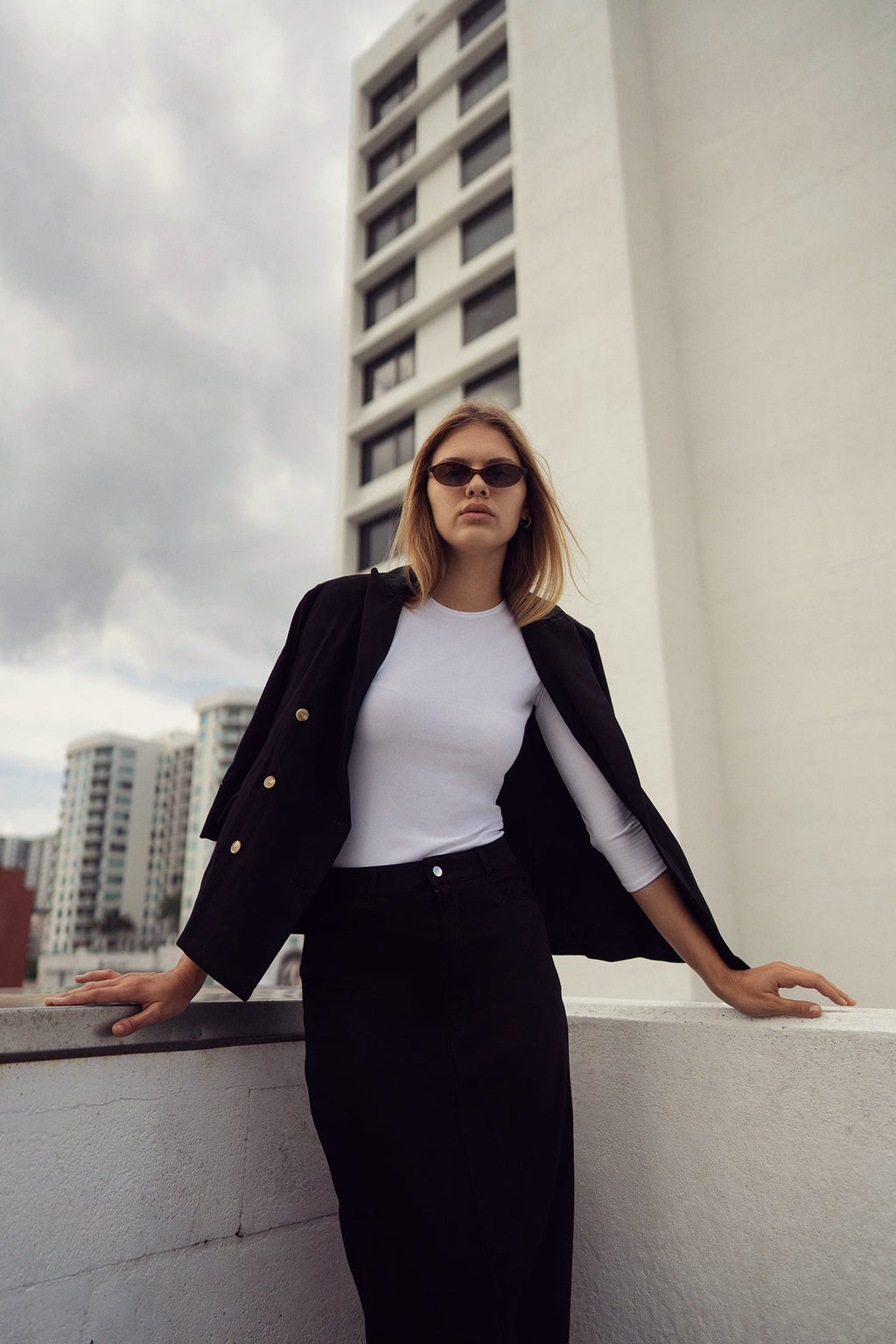 profile-nyc STRETCH SUMMER  BLAZER — lifestyle context