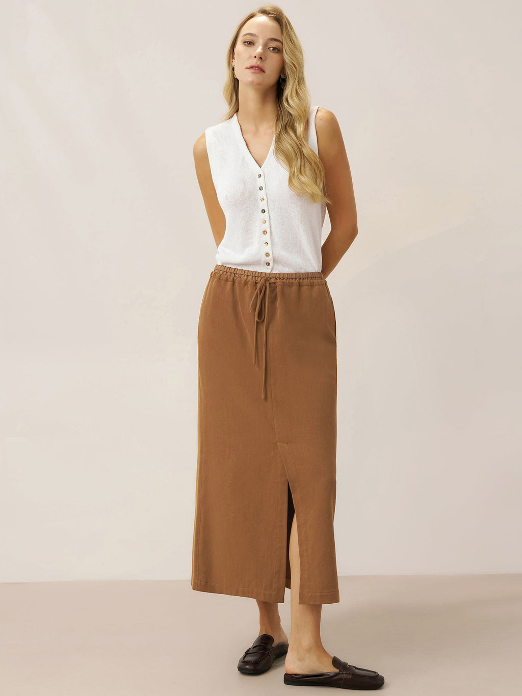 LINTICO LINTICO Lyocell Linen Drawstring Split Maxi Skirt SAMANTHA — LINTICO branding close-up