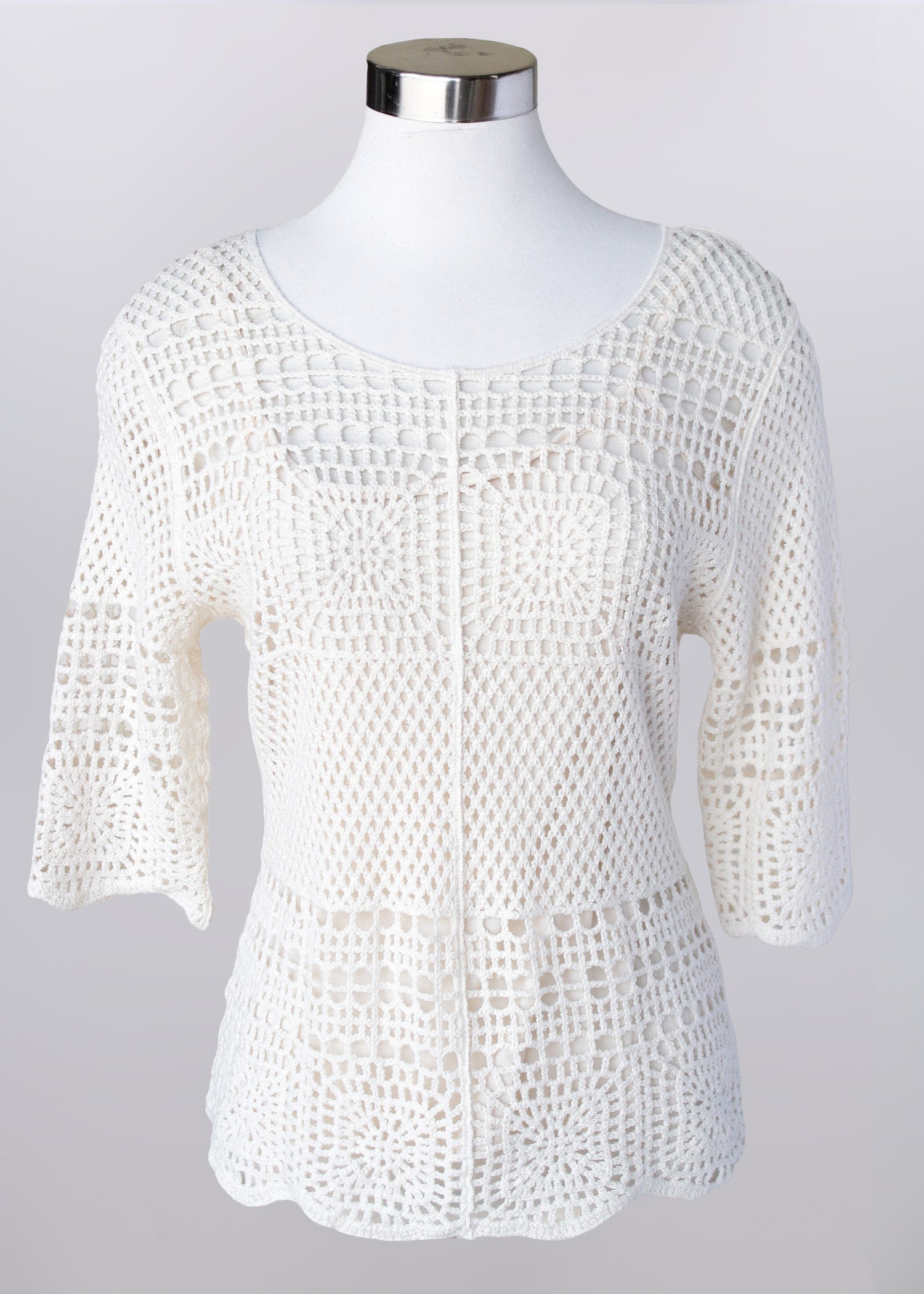 KADOU BOUTIQUE Crochet 3/4 Sleeve Top — main product shot