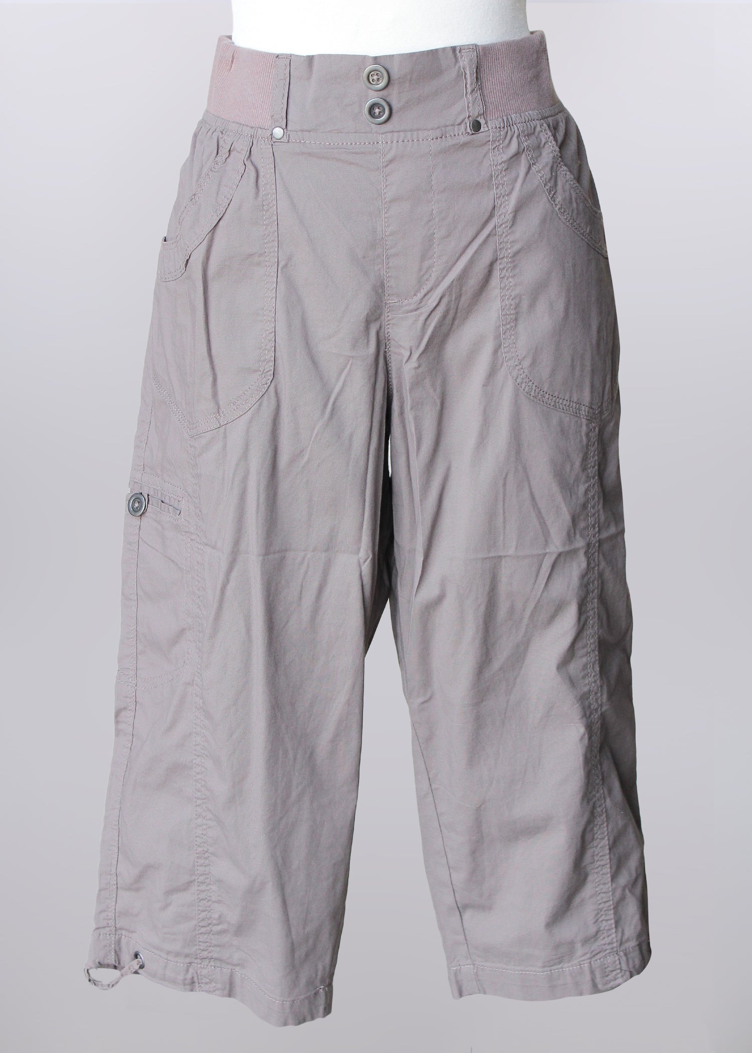 KADOU BOUTIQUE Cargo Capri Pants — main product shot