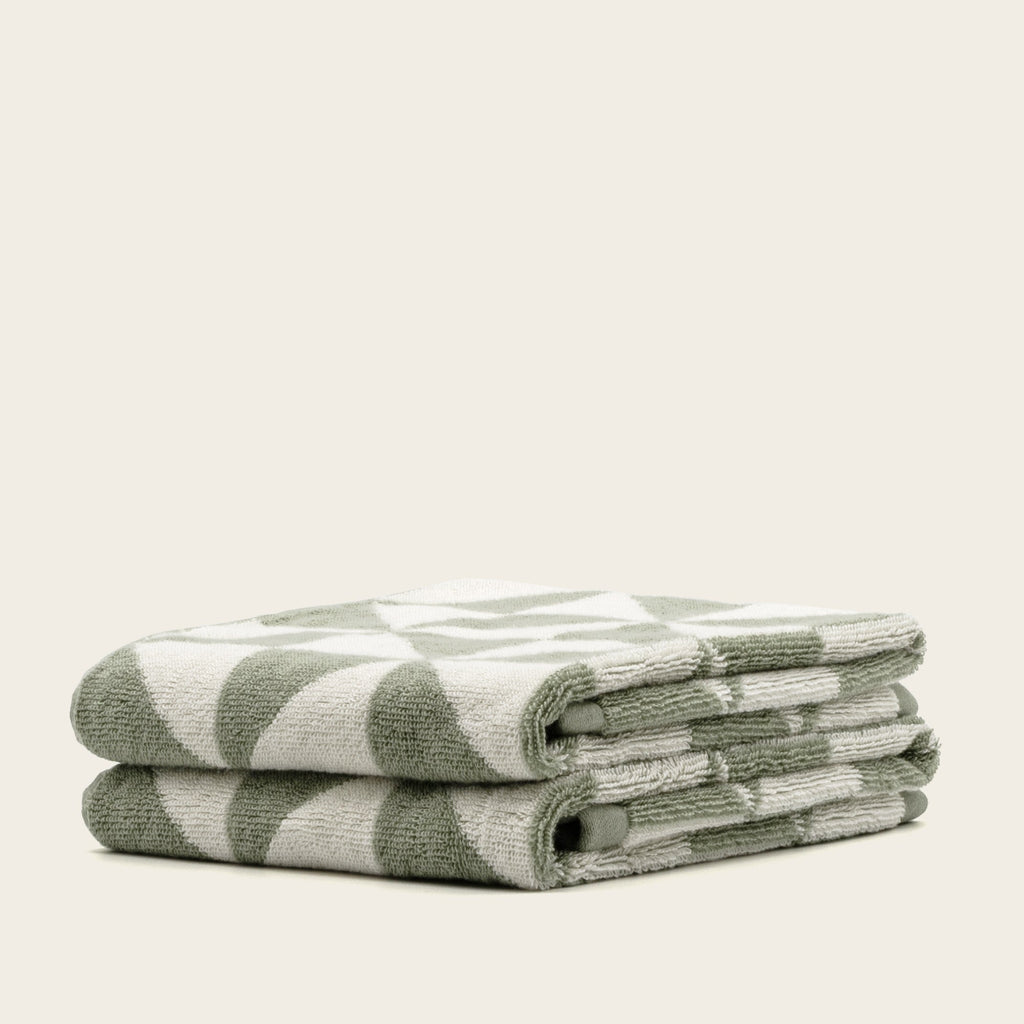 Italic Umbra Towels — in-use photo