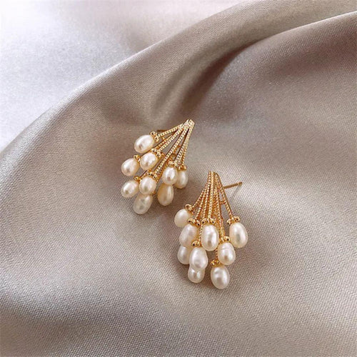 SORI STYLE Elegant Gold & Pearl Cluster Earrings — side view