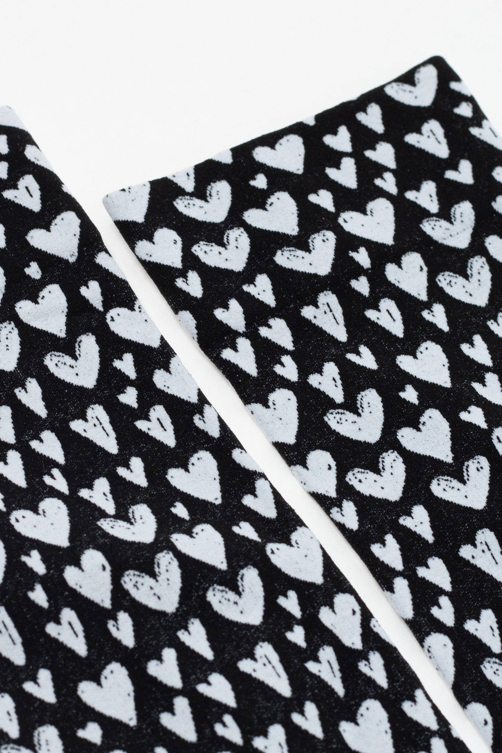 TheRanok.com Socks Conte Fantasy - Heart Pattern — in-use photo