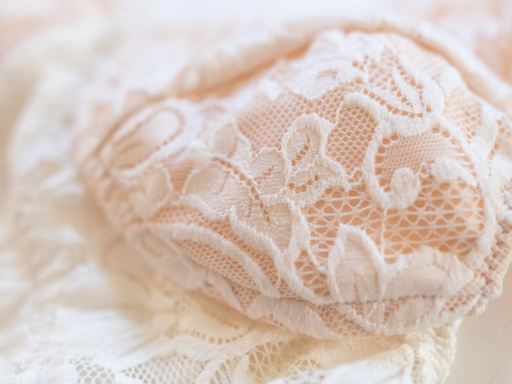 Everviolet Vela Wireless Bra, White / Blush — alternative angle