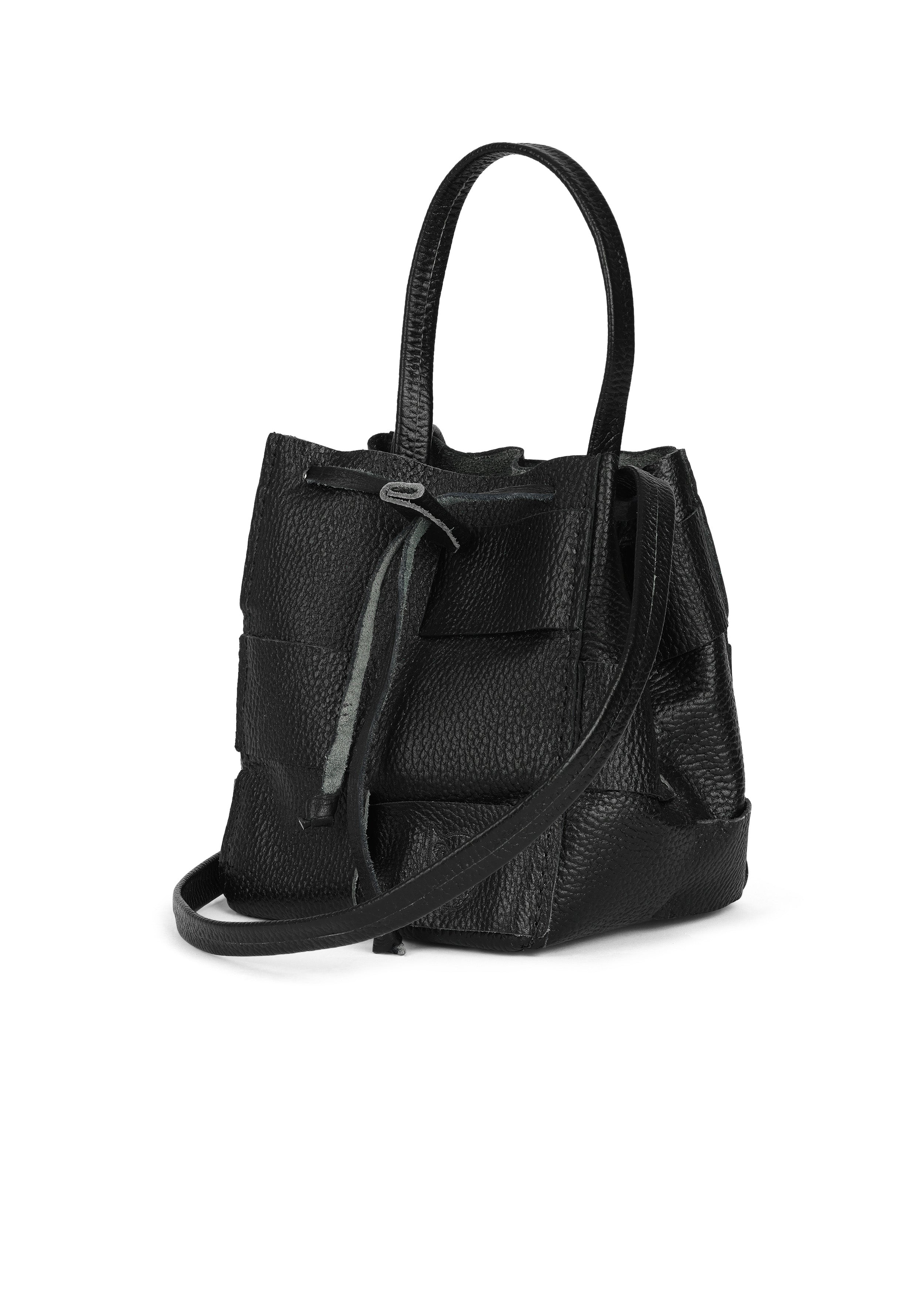 LOLA Y TULA Bella Bucket Bag Black — detail close-up