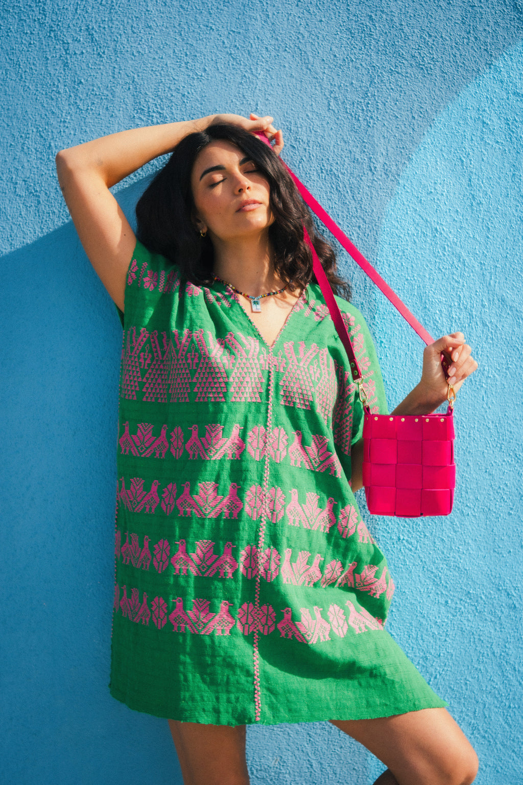 LOLA Y TULA The Mini Tula Hot Pink — back view