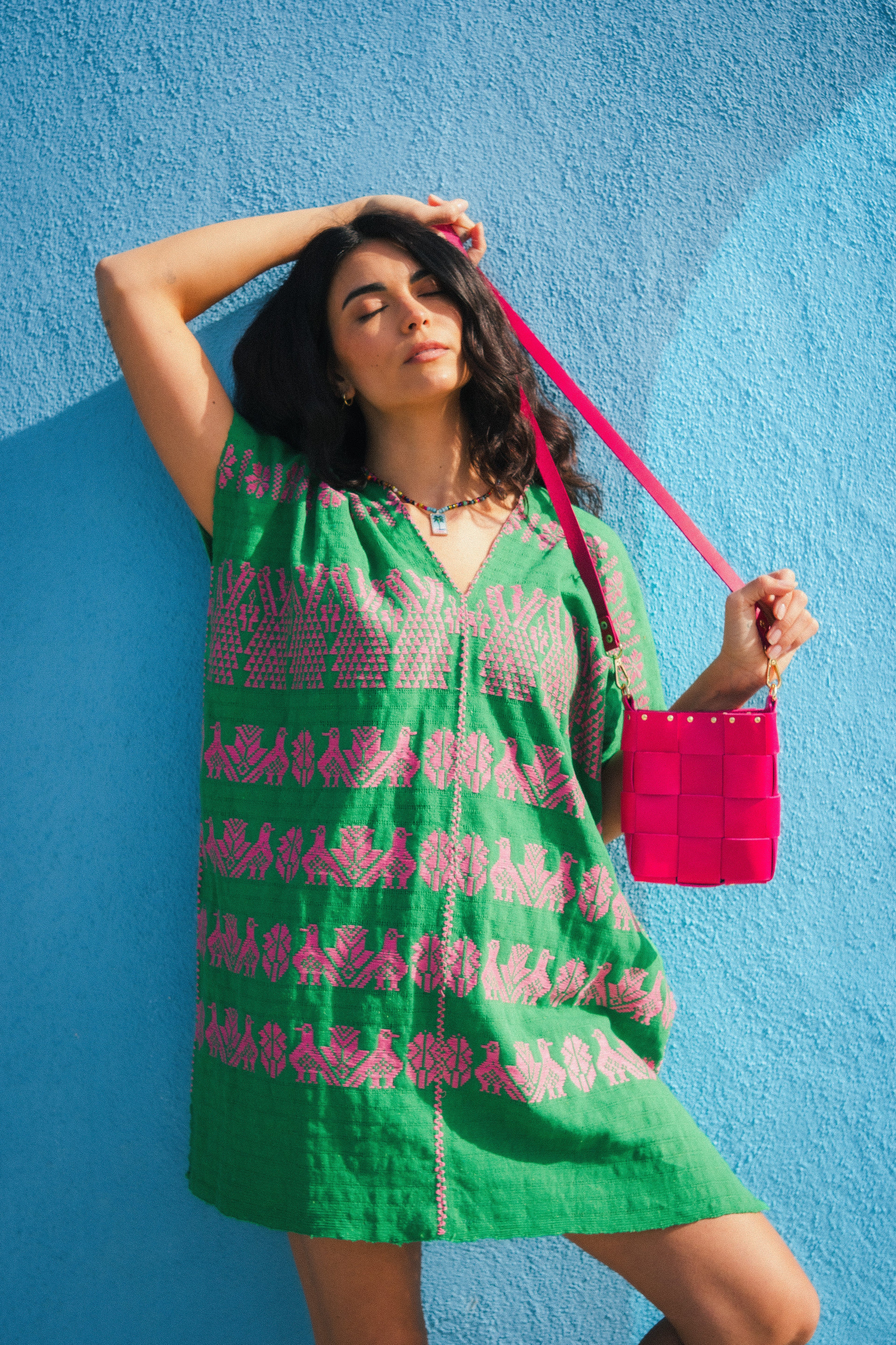LOLA Y TULA The Mini Tula Hot Pink — back view